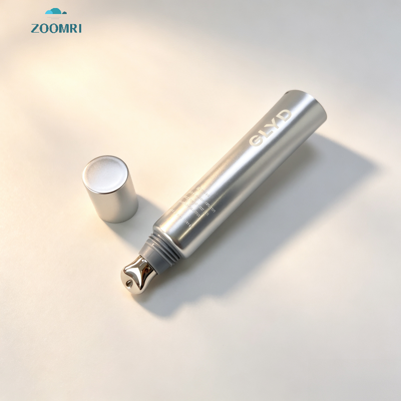 Custom D19 Lip Care Tube with Zinc Alloy Applicator, Simple High-end Packaging, Metal Applicator for Luxurious Lip Application