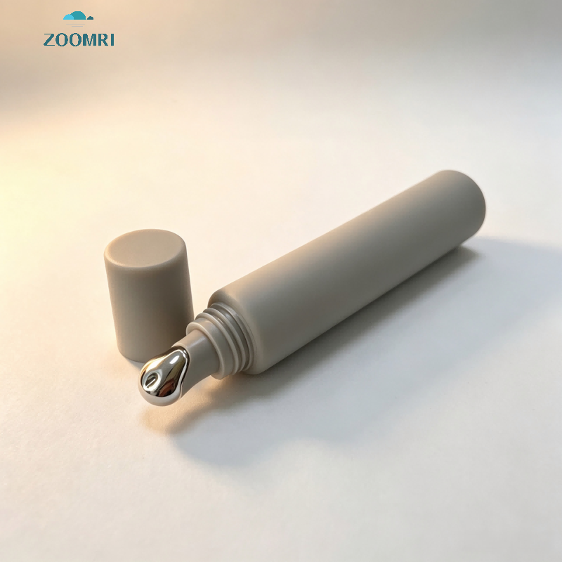 Custom D19 Lip Care Tube with Zinc Alloy Applicator, Simple High-end Packaging, Metal Applicator for Luxurious Lip Application - 图片 8