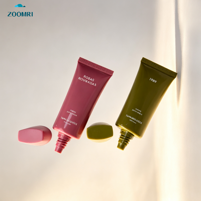 Custom Luxury Oval PE Cosmetic Squeeze Tube, Camellia Pattern for Skincare 30-120ml - 图片 2